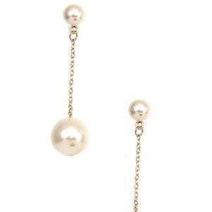 Endless Moments Pearl Earrings